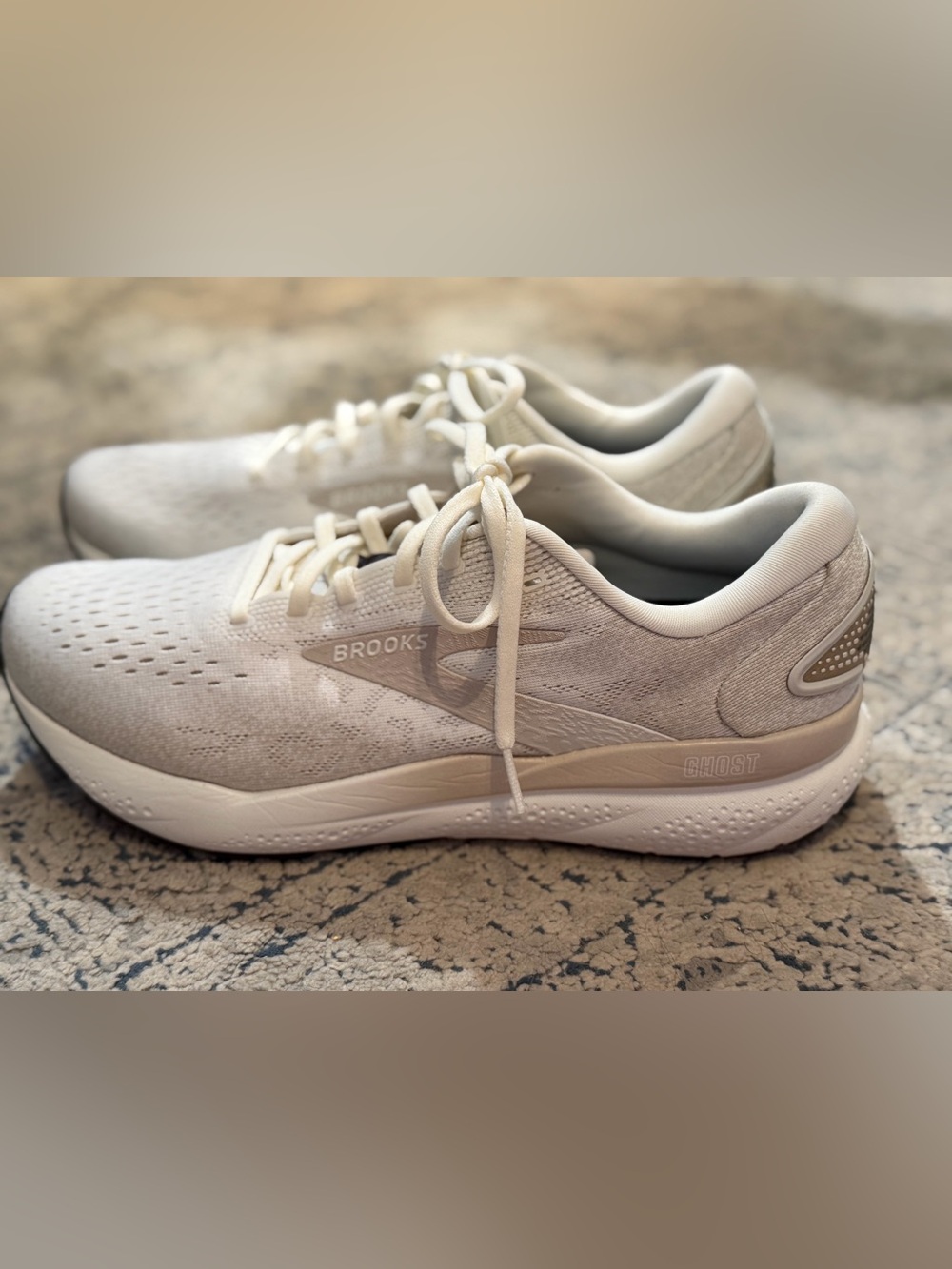 Men's Brooks Ghost 16 - size 10